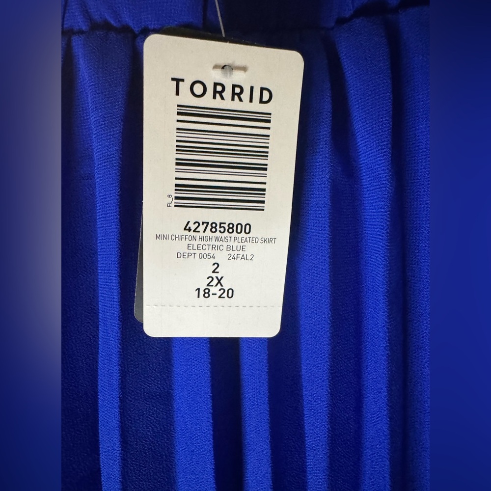 Torrid Royal Blue Pleated Mini Skirt - Picture 2 of 13